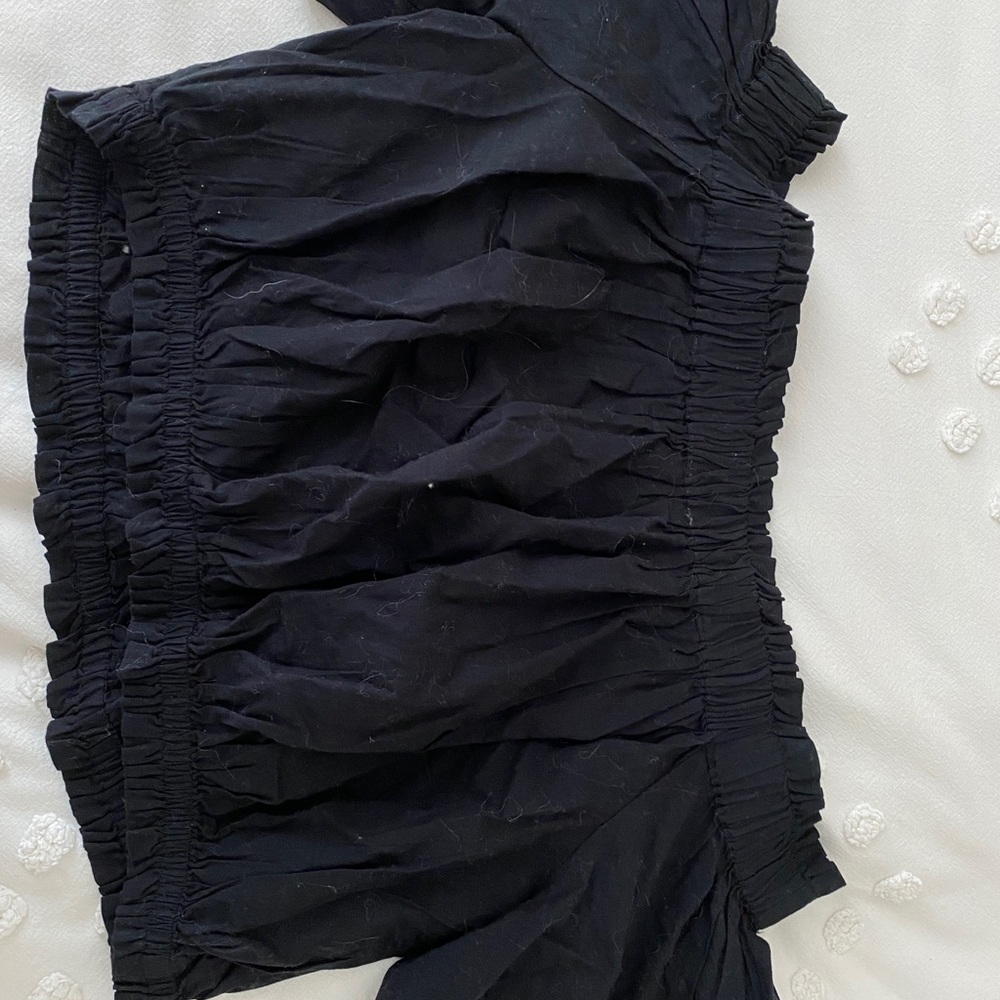 Off the shoulder crop